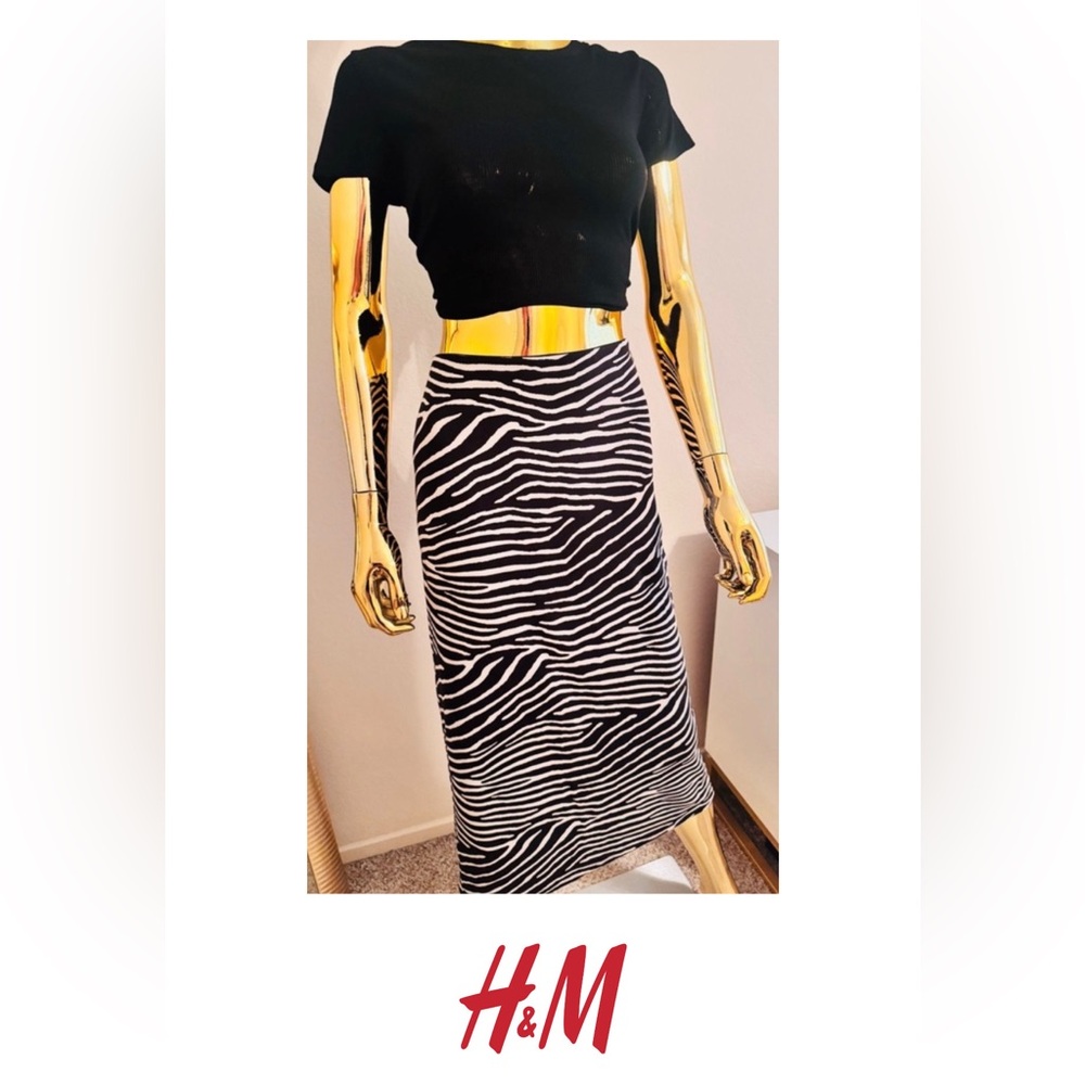 H&M Zebra Print Black and White Form-Fitting Pencil Skirt, Size M, NWT